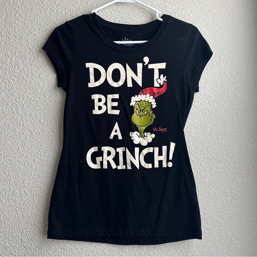 DONT BE A GRINCH TEE